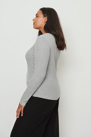 Image 2 of 4