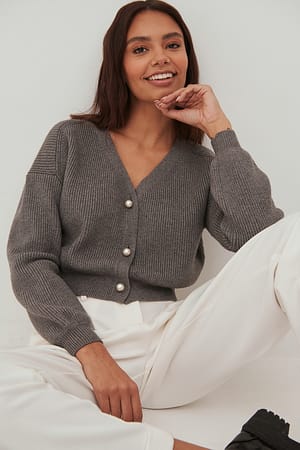 Grey Melange Gerippter Strickcardigan mit Perlenknopf