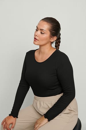 Black Genanvendt ribbet top med babylock og rund hals