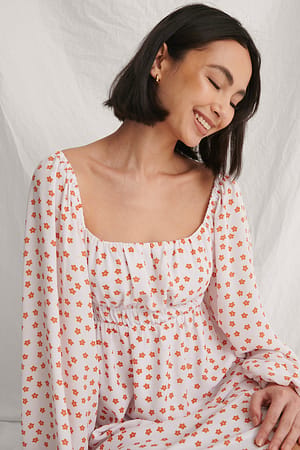 Orange flower Fremstillet Af Chiffon Kjole Med Flæsedetalje
