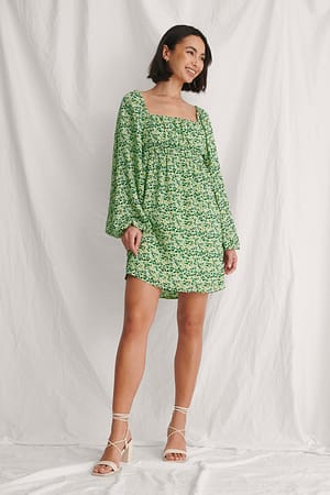 Green Flower Laget Av Chiffon Kjole Med Rysjer