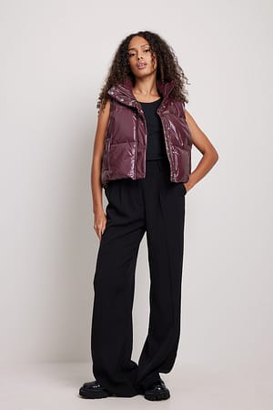 Burgundy Crop-Weste in Glanz-Optik