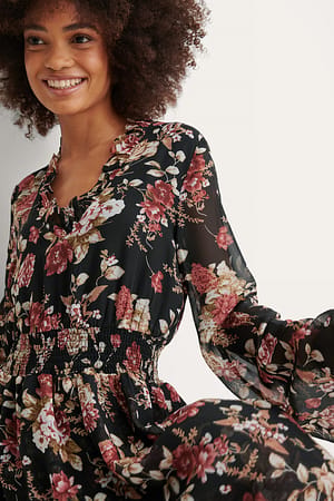 Black Flower Print Gerafftes Kleid