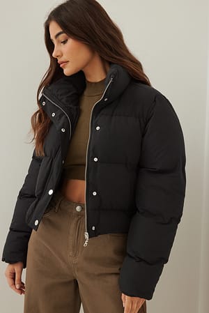 Black Kurze gefütterte Jacke