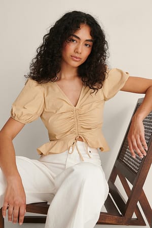 Beige Top Met Trekkoord En Korte Mouwen
