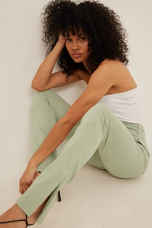 Olive Schmal geschnittene Super Stretch Hose