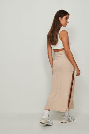 Beige Ribbet nederdel med slids