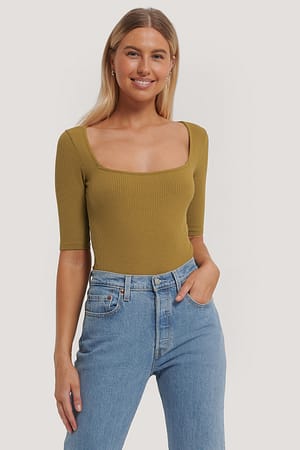 Khaki Gerippter Body Mit Eckigem Ausschnitt