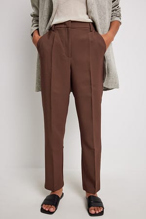 Brown Recycelte gerade Anzughose mit mittlerer Taille