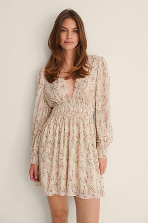Red Flower Strukturiertes Kleid Mit Smock-Taille