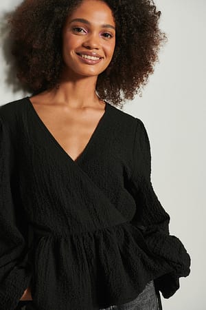 Black Strukturert omslagsbluse med lange ermer