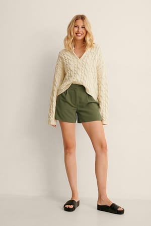 Khaki Recycelte maßgeschneiderte kurze Hose