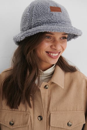 Blue Fluffy Bøttehatt