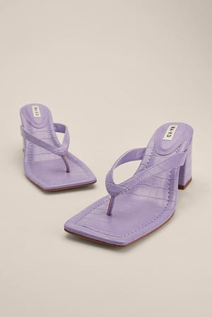 Lilac Cuñas con tiras finas
