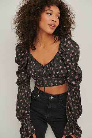 Floral Rose Cream Satengbluse med knyting foran