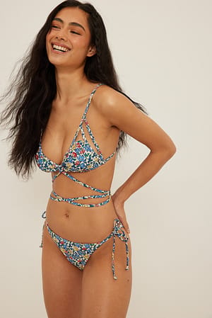 Poppy Flower Bikinitrusse med bindestropper