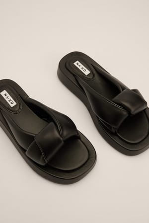 Black Schlüpf-Sandalen