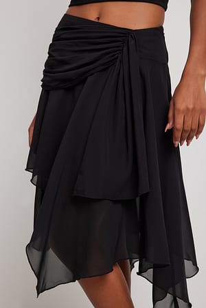 Black Ungleicher Chiffonrock