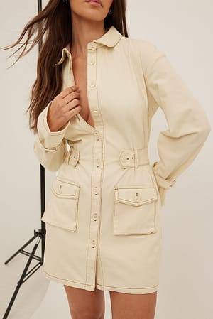 Cream Utility-Minikleid mit Knopfdetail