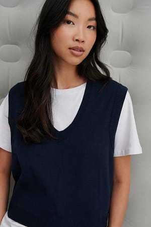 Navy Strickweste mit V-Ausschnitt