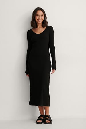 Black V-Neck Ribbed Maxi Dress