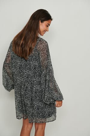 Black/White Print Recycled miniklänning i skirt material