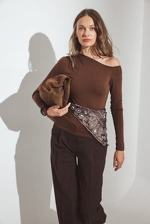 Dark Brown Schulterfreies Jersey-Oberteil