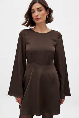 Image 2 of 6