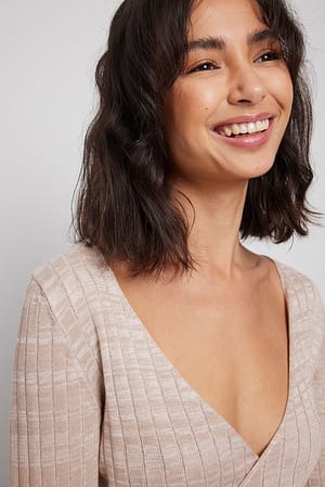Light Beige Überlappendes Cropped Top