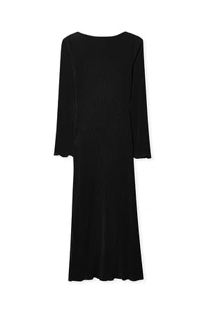 Black Robe mi-longue plissée