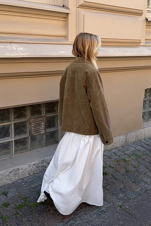 Image 2 of 8