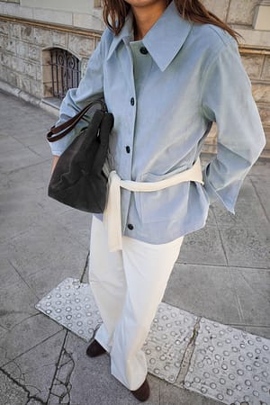 Light Blue Jacke aus Kunst-Wildleder mit Taschendetail