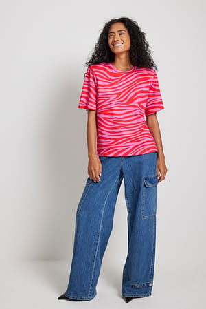 Red/Pink Zebra T-Shirt mit Powerschulter