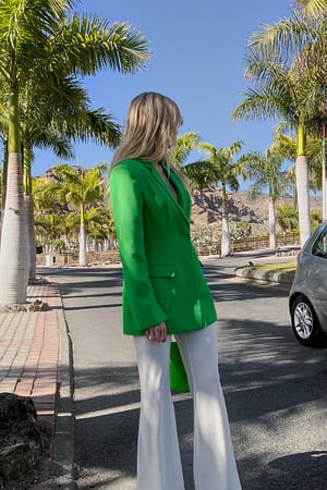 Green Blazer ajusté à épaules marquées en matière recyclée