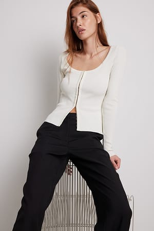 Offwhite Ribstrikket cardigan