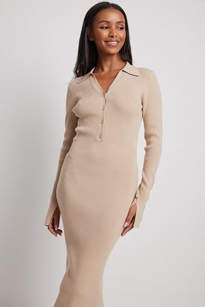 Oxford Tan Vestido midi de punto acanalado con mangas largas
