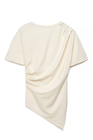 Offwhite T-Shirt mit Rüschen an der Taille