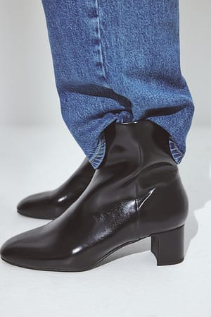 Image 2 of 4