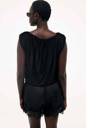 Image 2 of 4