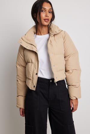 Beige Kurze gefütterte Jacke