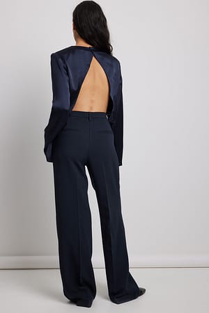 Dark Blue Satintop mit Schulterpolstern und Rückenausschnitt