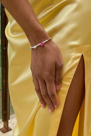 Light Yellow Jupe longue en satin fendue sur le côté