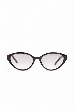 Tortois Cateye-Sonnenbrille mit schmalem Rahmen