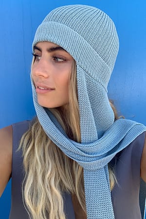 Light Blue Strikket hat med tørklæde