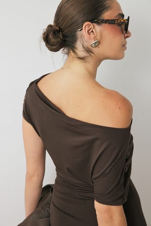 Image 2 of 7
