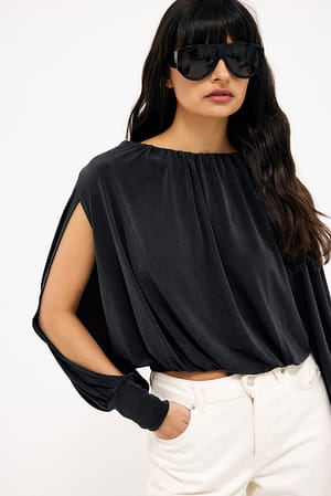 Black Blouse met splitmouwen