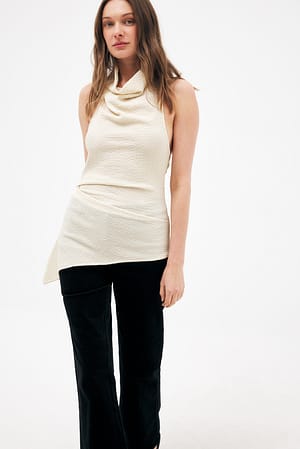 Offwhite strukturiertes Oberteil mit Neckholder