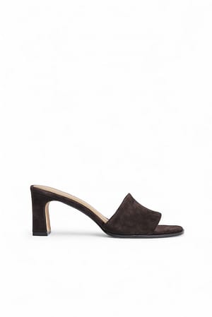 DK Brown Mules i semsket skinn