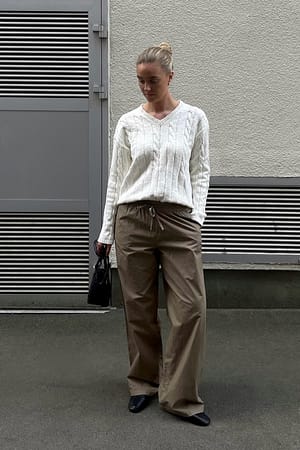 White Strickpullover mit Zopfmuster