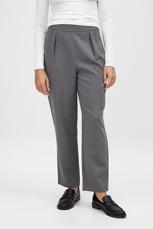 Grey Schmal zulaufende Hose mit hoher Taille